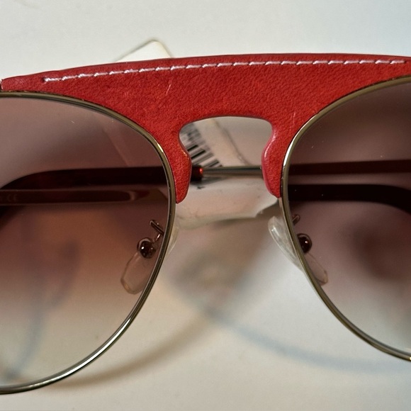 LOEWE Red Leather Sunglasses‎ Tortoise 
Plastic/Metal Women main image 7